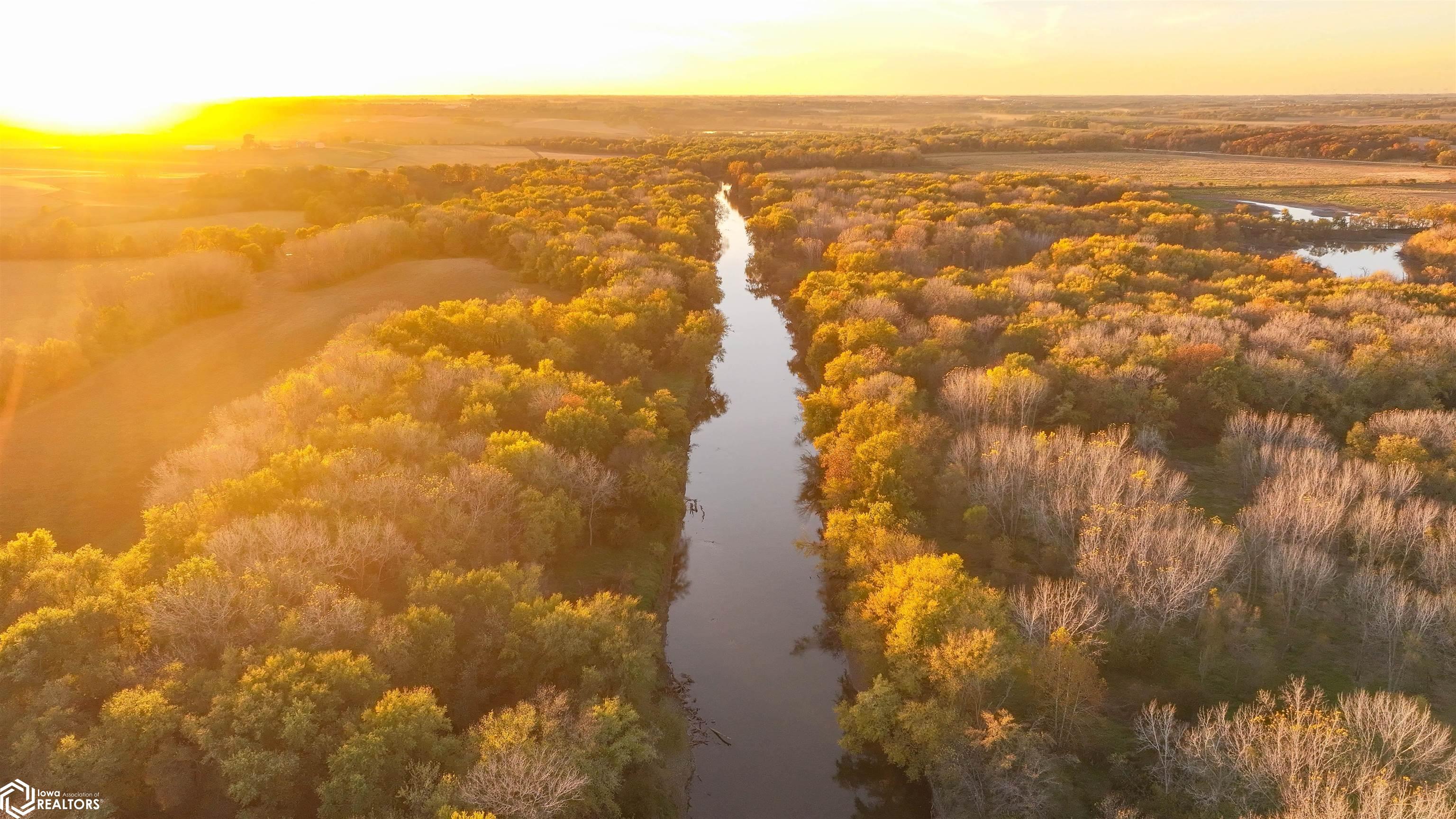 000 Usher Avenue, Rose Hill IA 52586