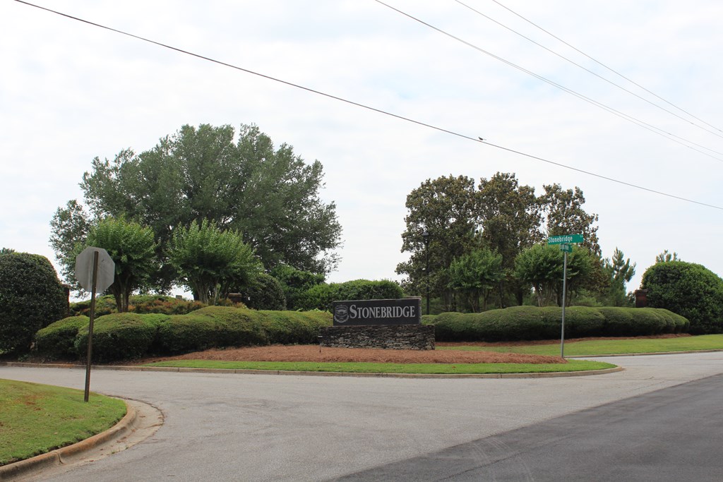 346 Osprey Ridge Court, Albany, Georgia image 2
