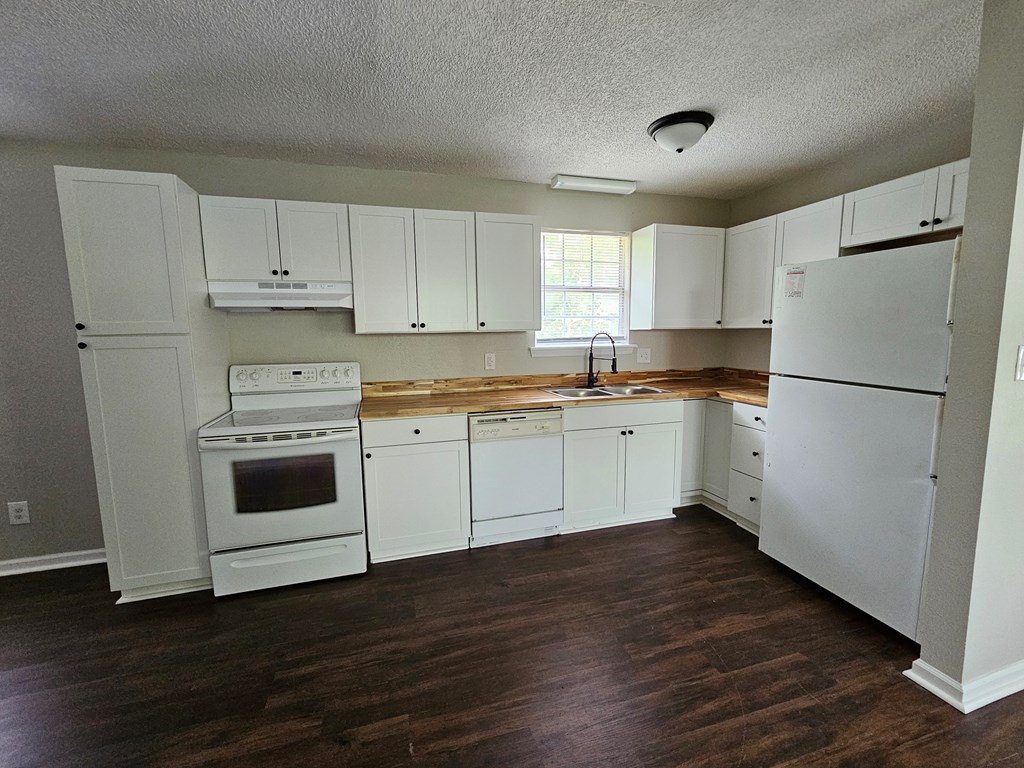1627 Mcarthur Street, Albany, Georgia image 2