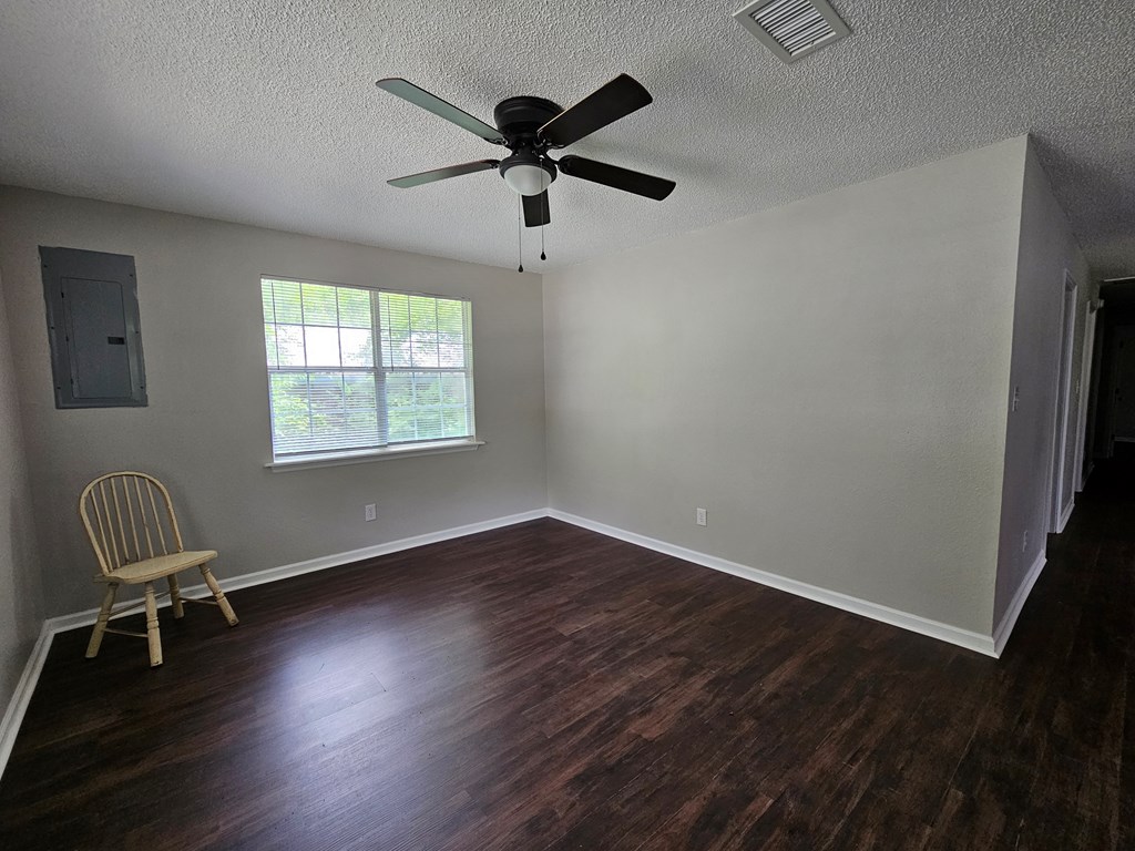 1627 Mcarthur Street, Albany, Georgia image 5