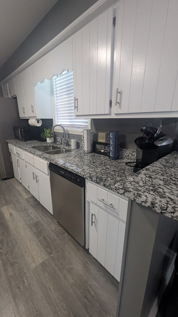 522 Longbow Drive, Albany, Georgia image 13
