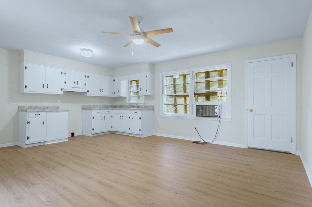 415 Forest Glen Drive, Albany, Georgia image 6