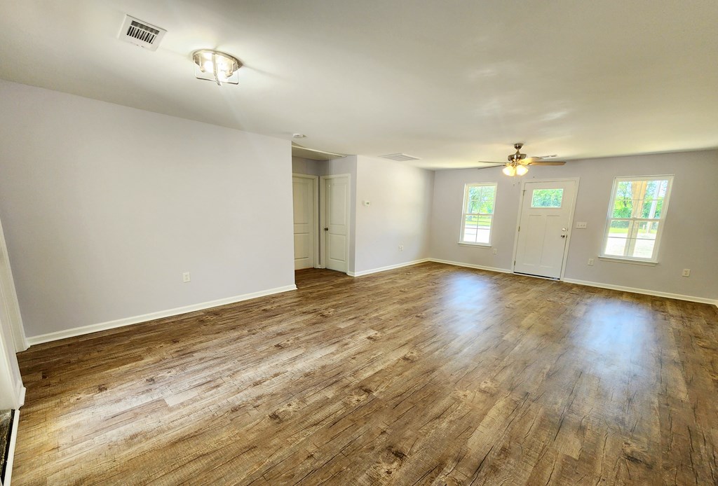 830 Holly Dr, Albany, Georgia image 3