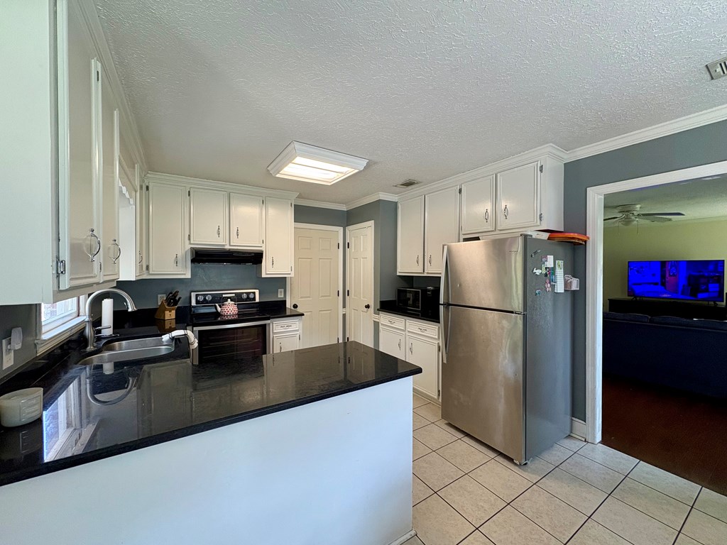 126 Margate Drive, Albany, Georgia image 6