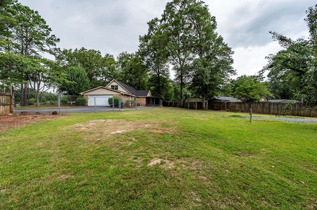 164 Canuga Drive, Albany, Georgia image 2