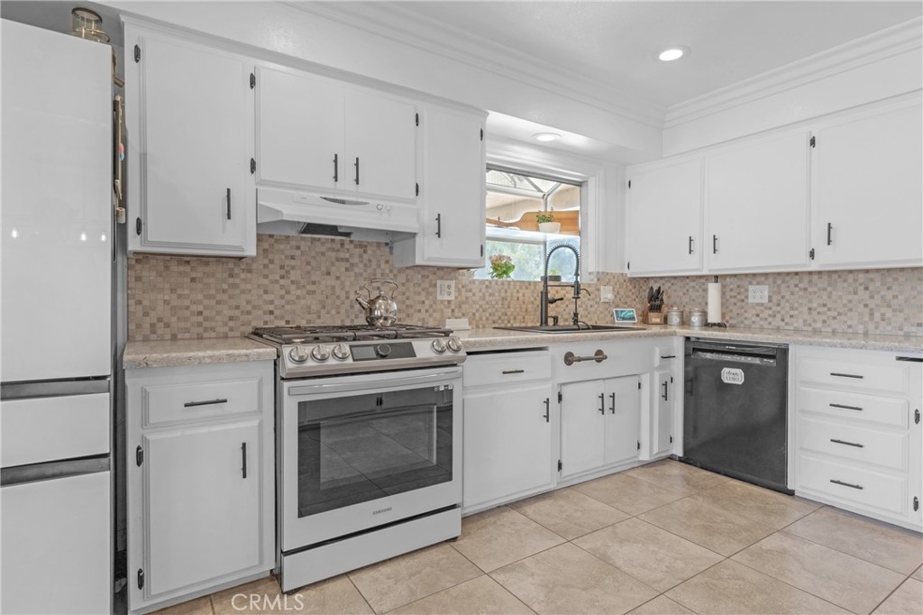 20660 Bell Avenue, Nuevo, California image 21