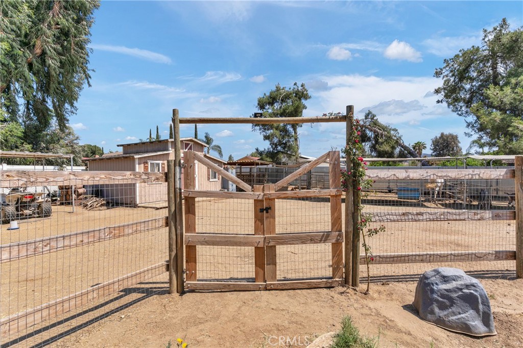 20660 Bell Avenue, Nuevo, California image 43