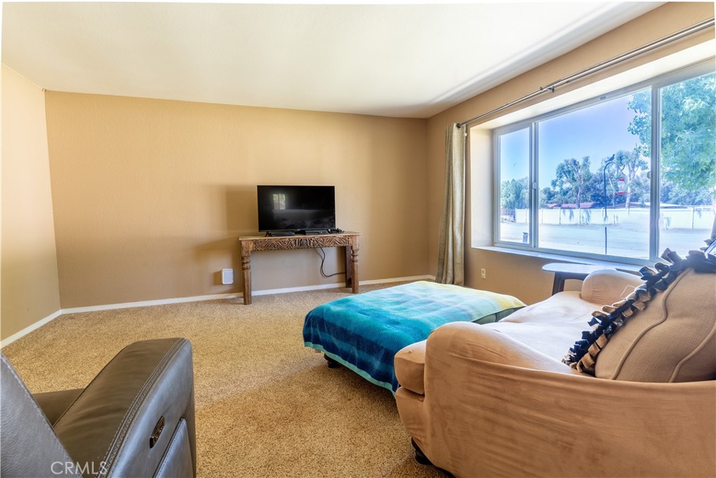 20530 Magnolia Avenue, Nuevo, California image 14
