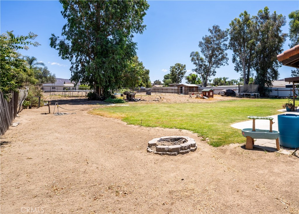 20530 Magnolia Avenue, Nuevo, California image 31
