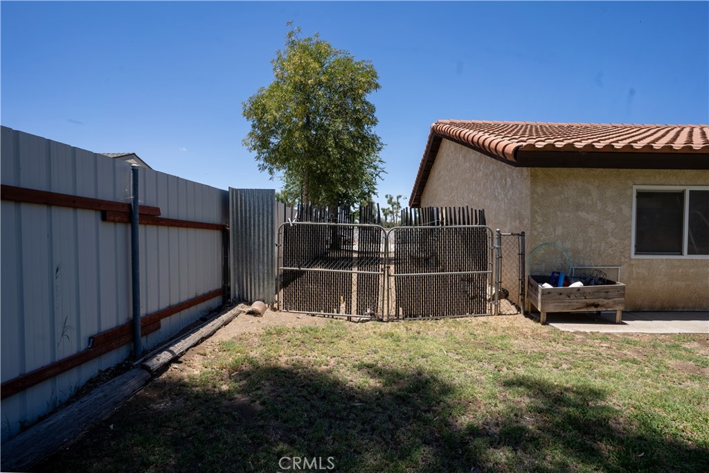 20530 Magnolia Avenue, Nuevo, California image 34