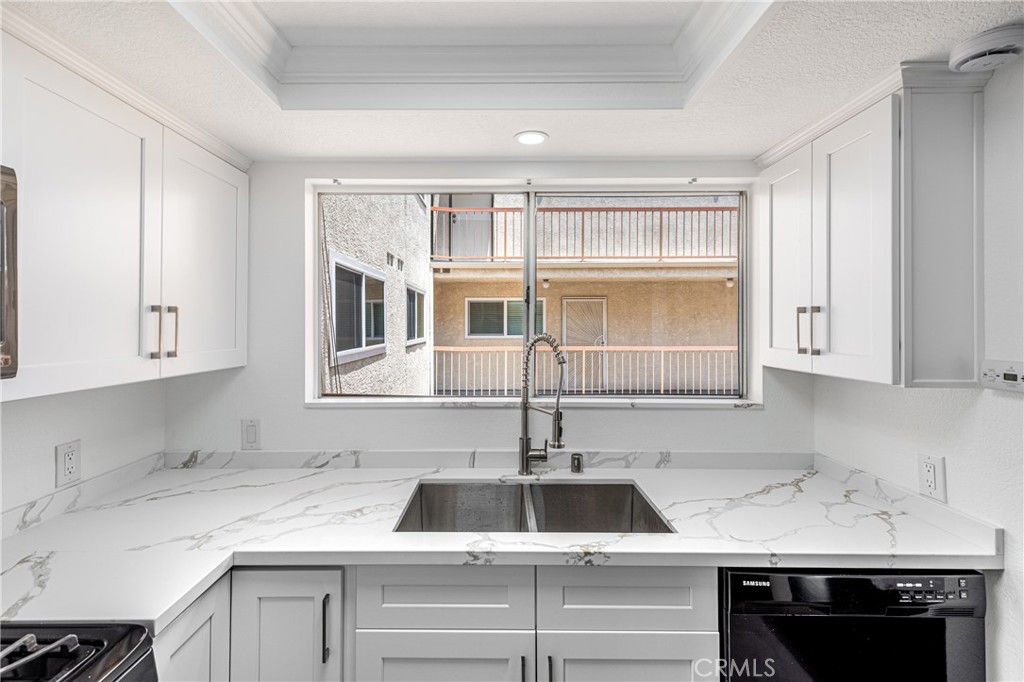 2310 N Fairview Street #208, Burbank, California image 10