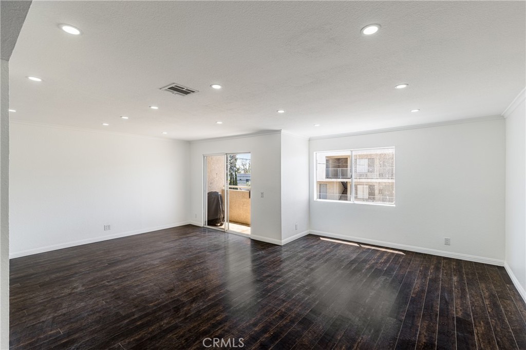 2310 N Fairview Street #208, Burbank, California image 2