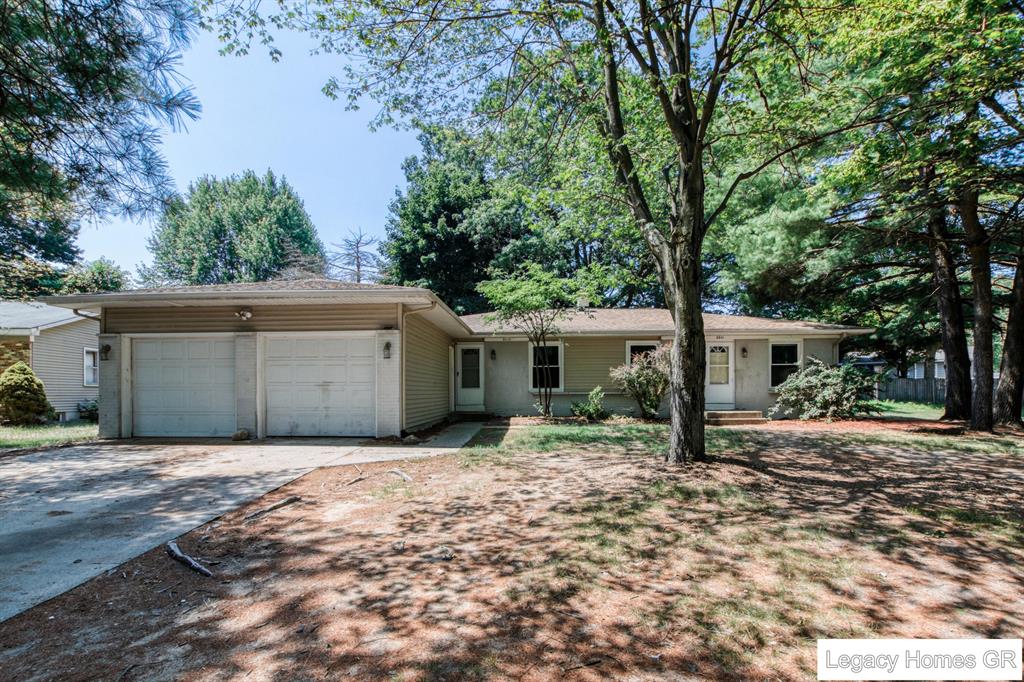5841 Ridgebrook Avenue Se, Kentwood, Michigan image 1