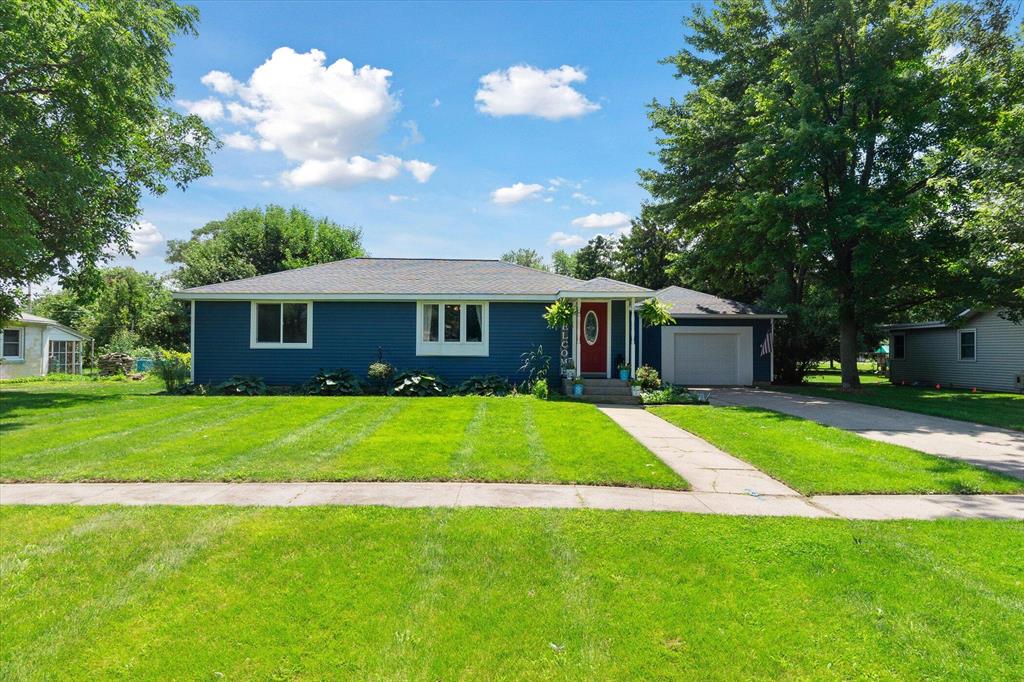 403 W Gilson Street , Edmore, Michigan image 1