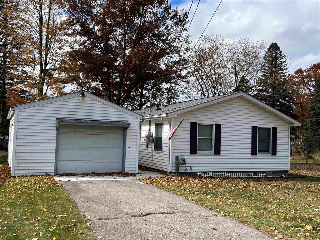 2510 Huckleberry Trail , Farwell, Michigan image 1