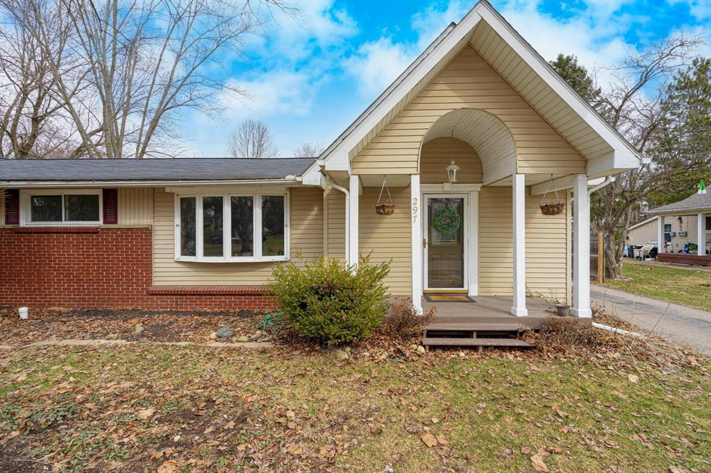 297 E Washington Street , Almont, Michigan image 1
