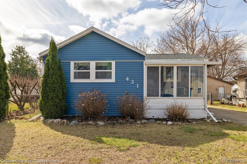 431 Nakota Street , Clawson, Michigan image 1