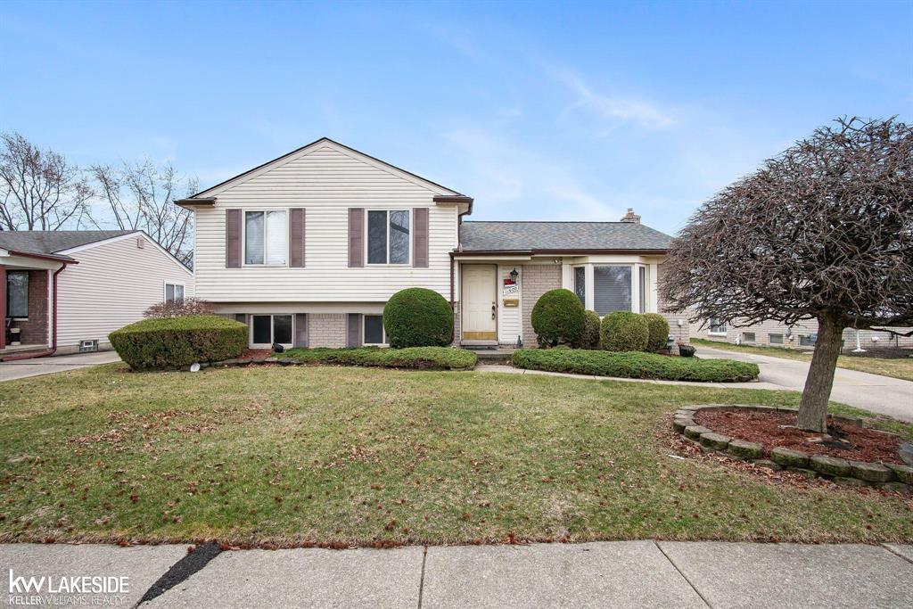 11900 Canterbury Drive , Sterling Heights, Michigan image 1