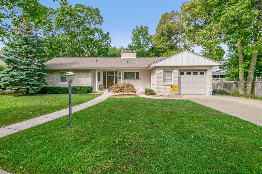 2643 Manor Drive Se, East Grand Rapids, Michigan image 1