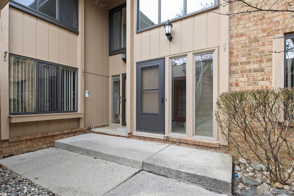 7203 Pebble Park Drive  #125, West Bloomfield, Michigan image 1