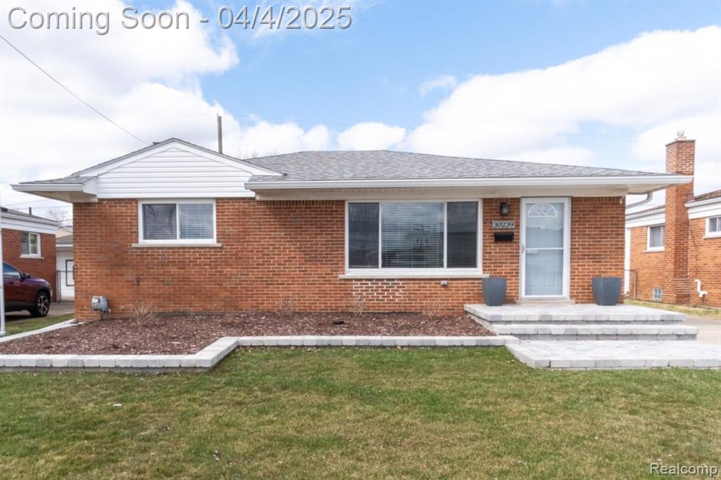 30239 Garry Avenue , Madison Heights, Michigan image 1