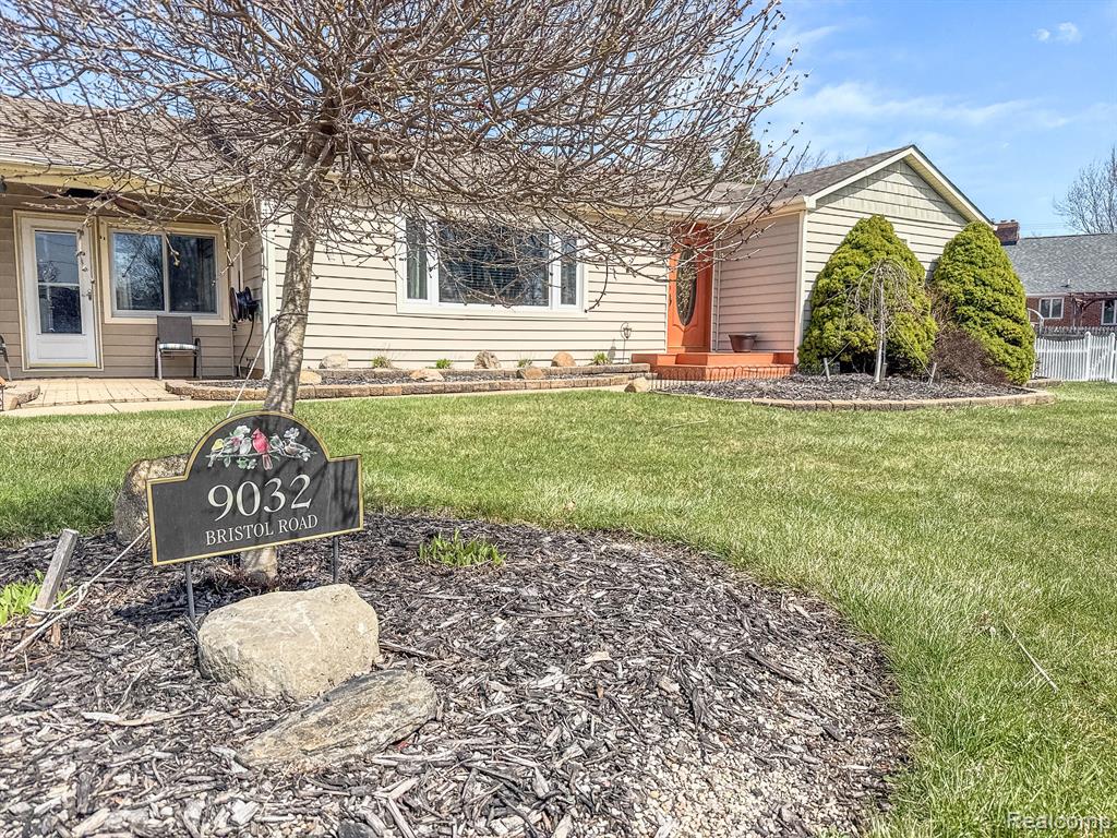 9032 W Bristol Road , Swartz Creek, Michigan image 1
