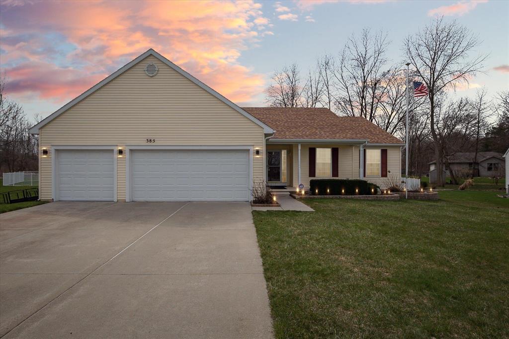 385 Saddlevalley Court , Linden, Michigan image 1
