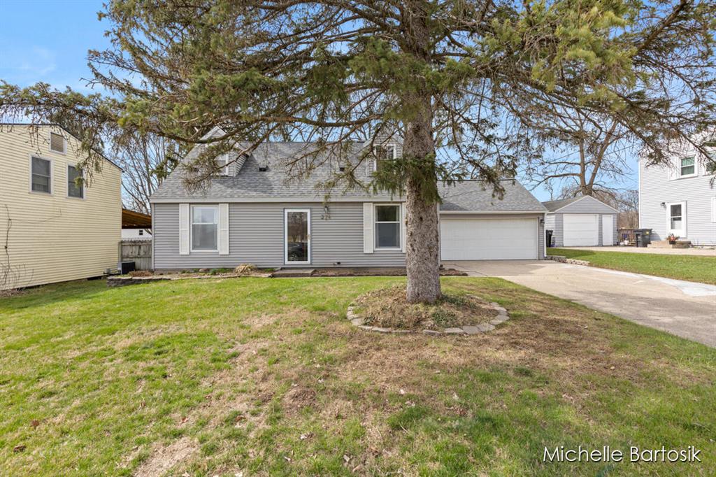 374 Brandywyne Drive Nw, Comstock Park, Michigan image 1