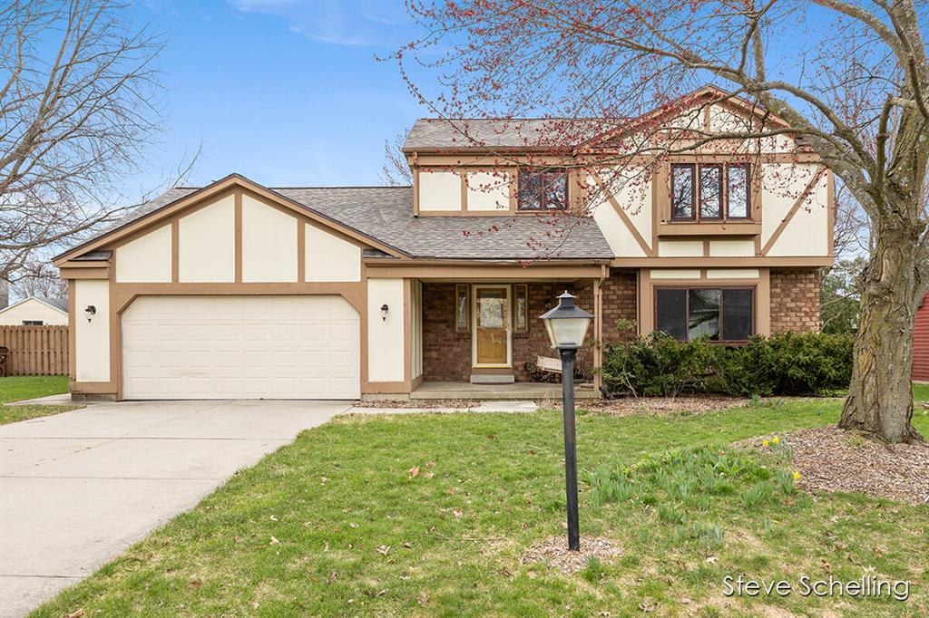 1830 Lockmere Drive Se, Grand Rapids, Michigan image 1