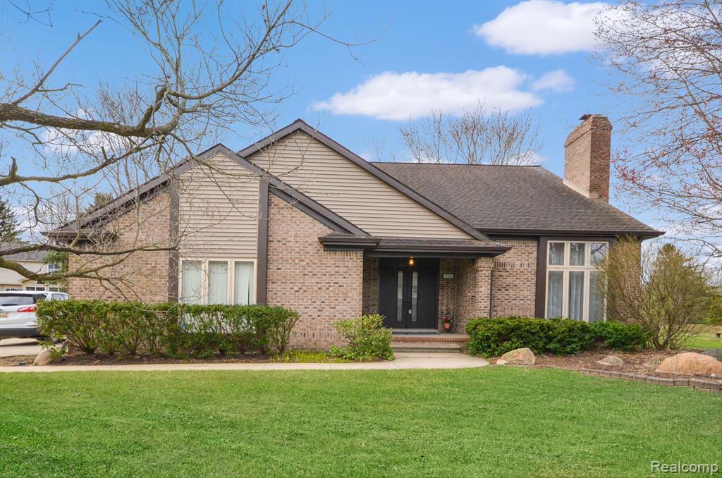 1126 River Valley Drive , Lake Orion, Michigan image 1