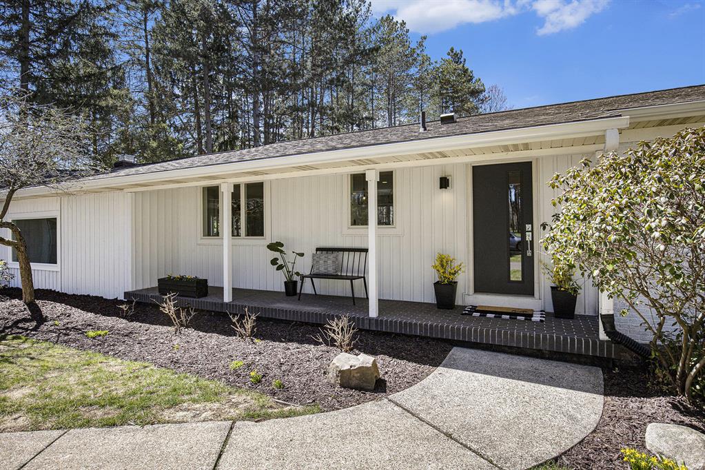 303 Honey Creek Avenue Se, Ada, Michigan image 1