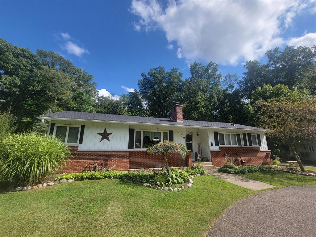 109 Circle Drive , Allegan, Michigan image 1