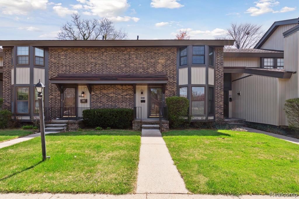 25073 Oakbrooke Drive , Southfield, Michigan image 1