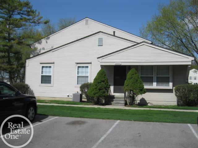 33761 Bayview Drive , Chesterfield, Michigan image 1