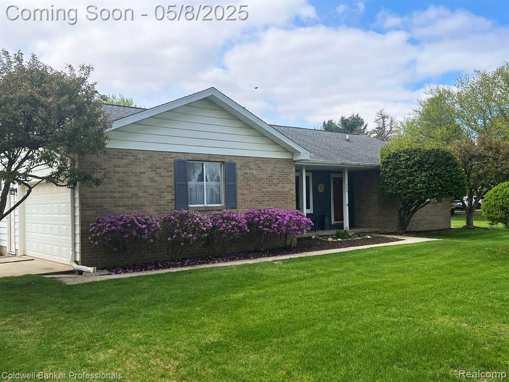 208 Valley Lane , Perry, Michigan image 1