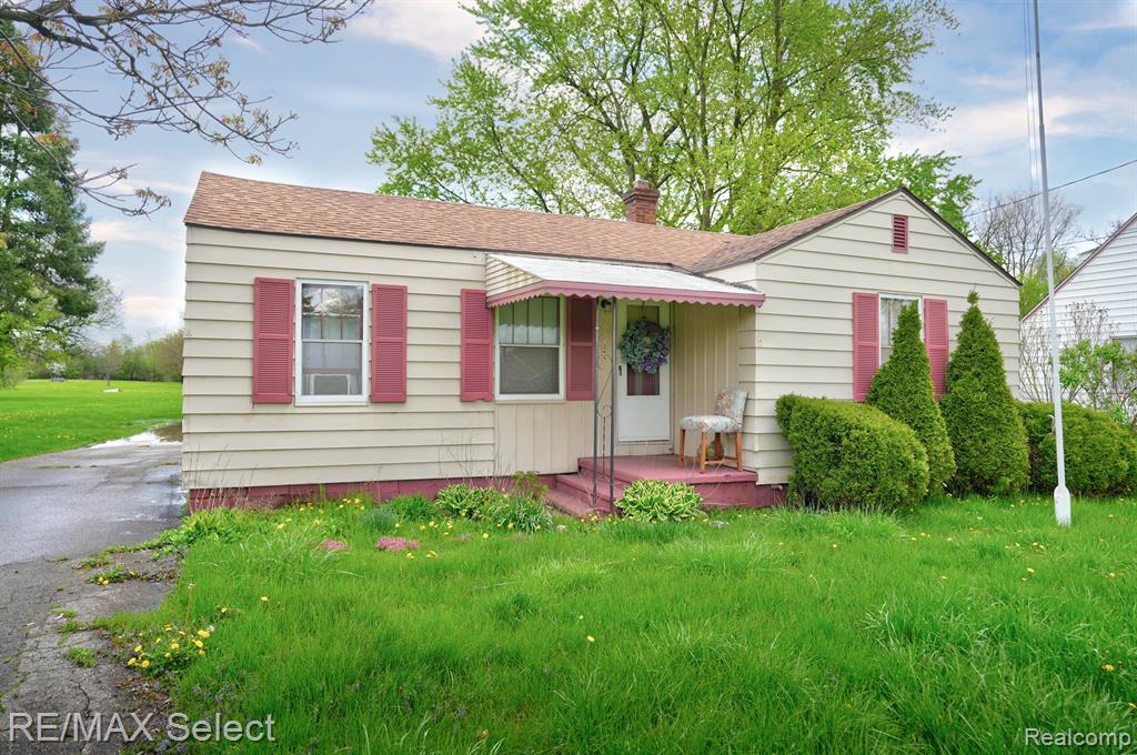 1503 S Belsay Road , Burton, Michigan image 1