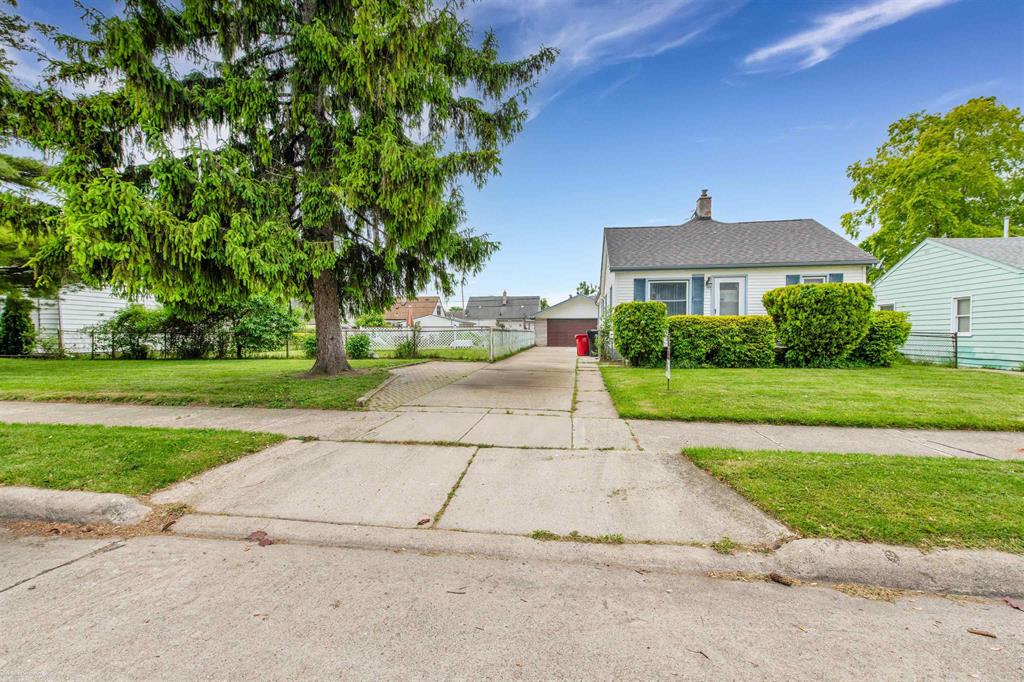 25697 Send Street , Roseville, Michigan image 1