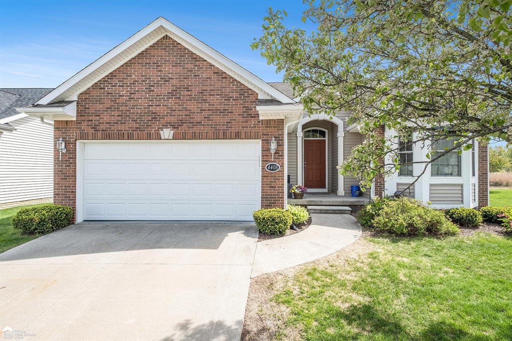 4408 Cross Creek Boulevard , Burton, Michigan image 1
