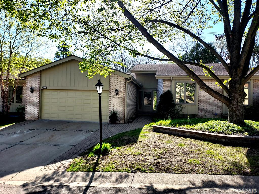 7215 Suncrest Road , West Bloomfield, Michigan image 1