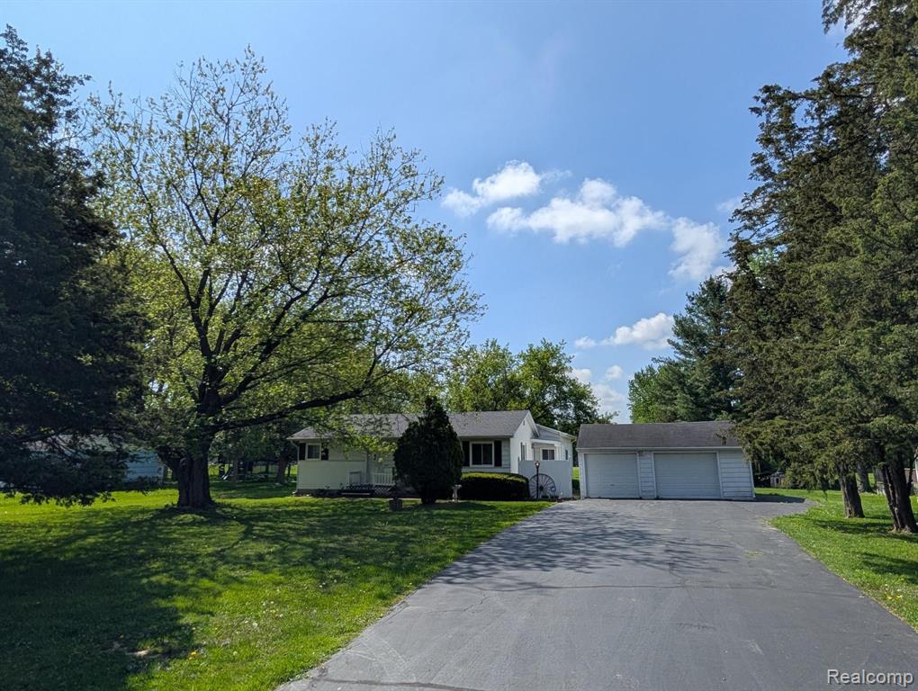5062 Kendall Drive , Burton, Michigan image 1