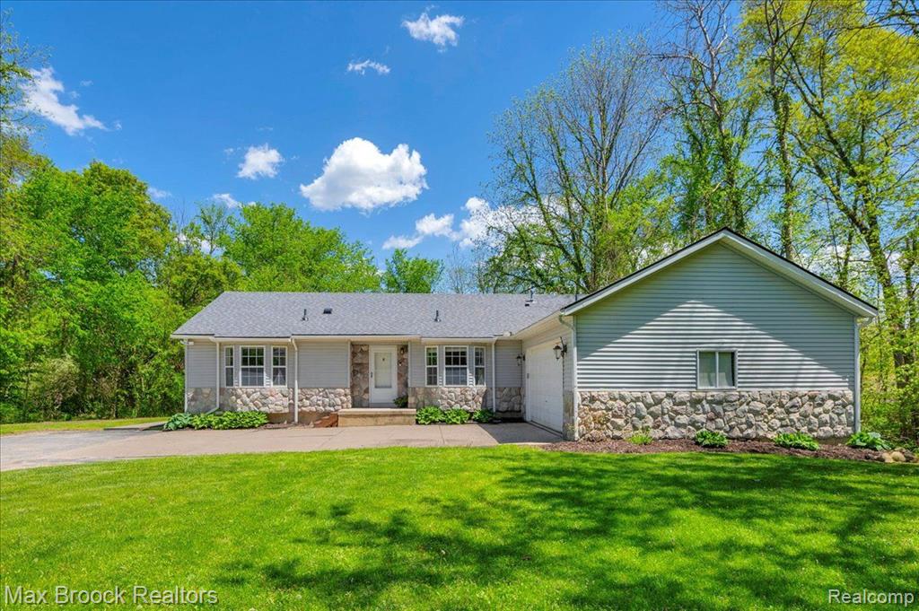 3151 Old Plank Road , Milford, Michigan image 1
