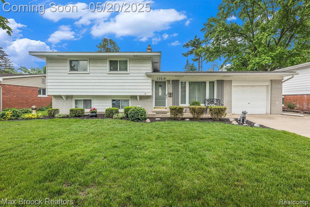 33219 Flanders Street , Farmington, Michigan image 1