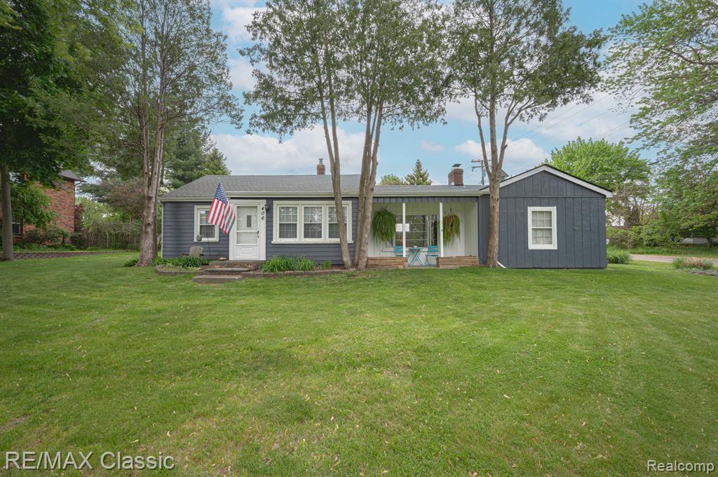 406 Common Street , Walled Lake, Michigan image 1
