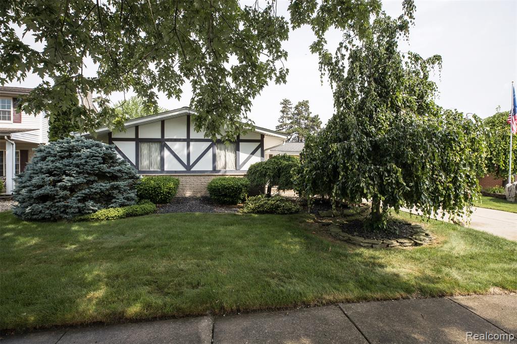 19280 Coventry Drive , Riverview, Michigan image 1