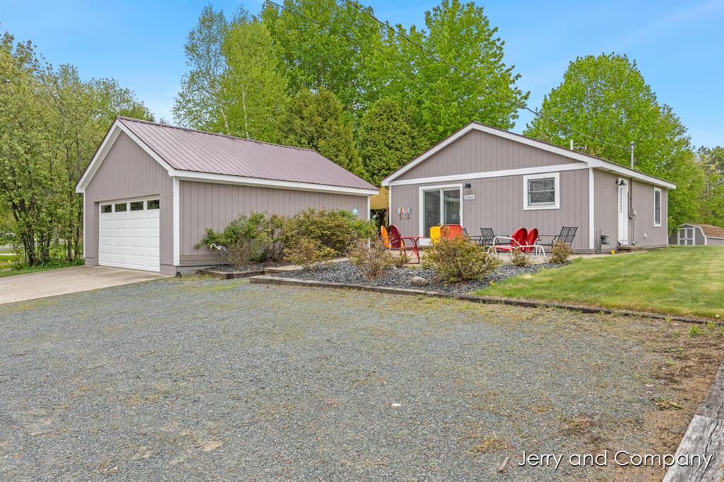 2058 N White Birch Drive , Mears, Michigan image 1
