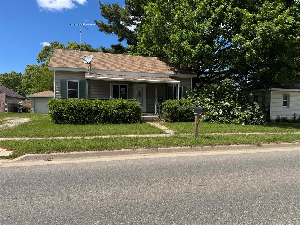 316 W Delaware Street , Decatur, Michigan image 1
