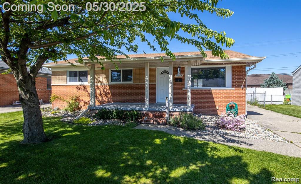 25883 Collingwood Street , Roseville, Michigan image 1