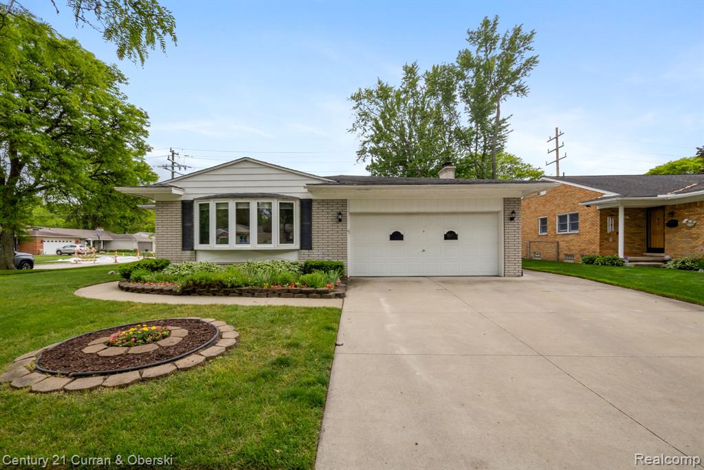 30115 Brookview Drive , Livonia, Michigan image 1