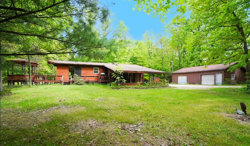 105 W 48th Street , Newaygo, Michigan image 1