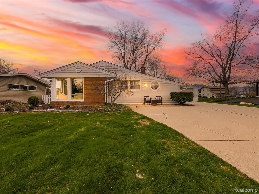 28600 Southpointe Road , Grosse Ile, Michigan image 1